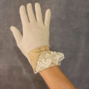 Vintage style gloves